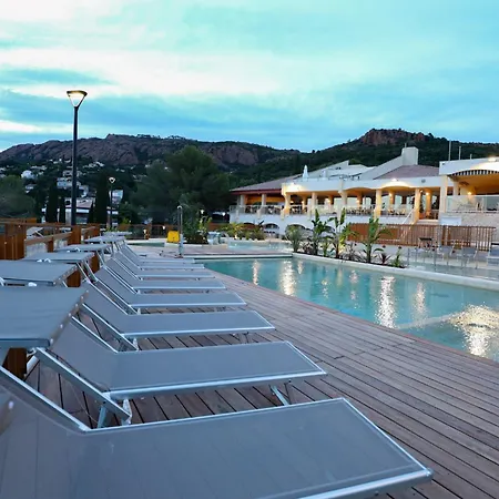 Village Club Les Mas De L'esterel リゾート 3*