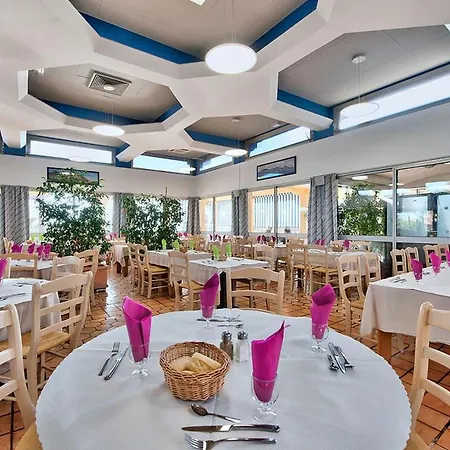 Village Club Les Mas De L'esterel Курортный комплекс Сен-Рафаэль